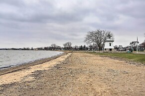 Port Clinton Getaway - Walk to Beach & Restaurants