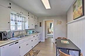 Port Clinton Getaway - Walk to Beach & Restaurants