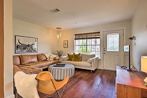 6 Mi to Dtwn Austin: Home w/ Screened Porch & Yard