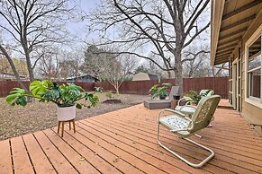 6 Mi to Dtwn Austin: Home w/ Screened Porch & Yard