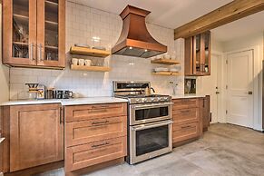 6 Mi to Dtwn Austin: Home w/ Screened Porch & Yard