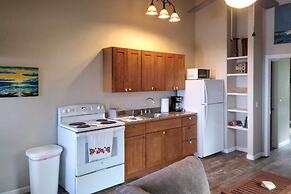 Quiet Kailua-kona Apt w/ Sunset & Ocean Views