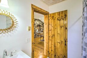 Cozy Sister Bay Getaway in Converted Barn!