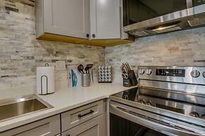 Walk to Beach & Boardwalk: Ocean City Condo