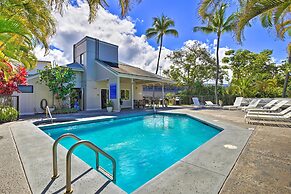 Big Island Condo w/ Pool Access: Walk to Beach!