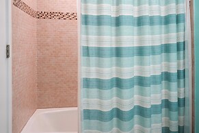 Pool & Beach Access: Villa on Hilton Head Island