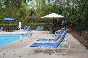 Pool & Beach Access: Villa on Hilton Head Island