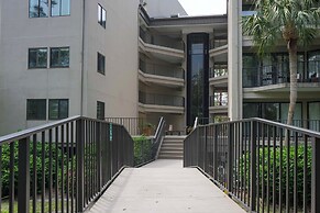 Pool & Beach Access: Villa on Hilton Head Island