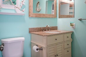 Pool & Beach Access: Villa on Hilton Head Island