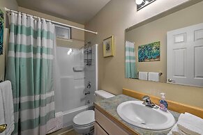 Central Apt: Private Fireplace & Patio Access