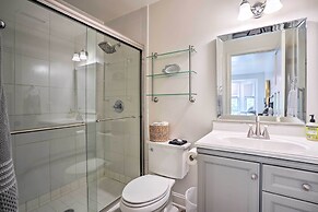 Remodeled Cottage on Sparrow Pond, Walk to Beach!