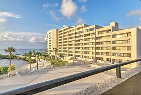 Gulf-view Hudson Condo in Waterfront Resort!