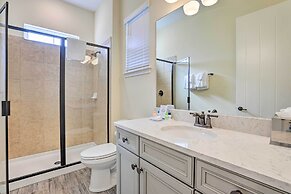 Home w/ Hot Tub: 4 Mi to Disney!