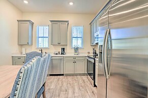 Home w/ Hot Tub: 4 Mi to Disney!