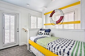 Grand Destin Getaway - Walk a Block to the Beach!