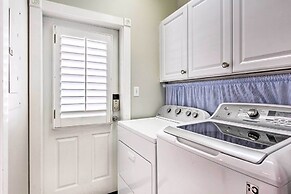 Grand Destin Getaway - Walk a Block to the Beach!