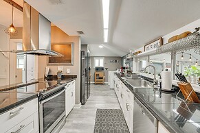 Family Home w/ Private Pool: 24 Mi to Disney!