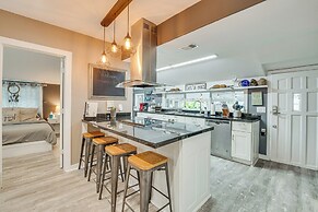 Family Home w/ Private Pool: 24 Mi to Disney!