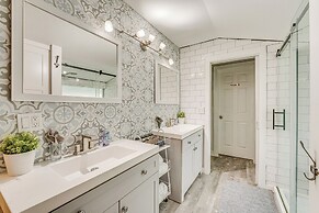 Family Home w/ Private Pool: 24 Mi to Disney!