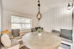 Family Home w/ Private Pool: 24 Mi to Disney!