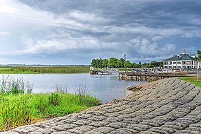 Family Home w/ Private Pool: 24 Mi to Disney!