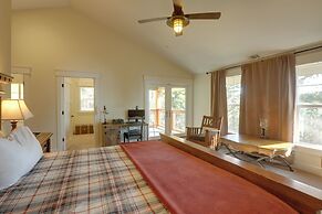 Lake Tahoe Views & Hot Tub: Stunning Luxury Home!