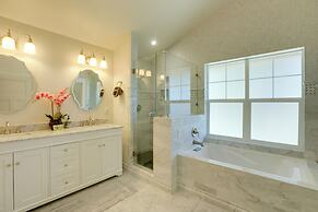 Lake Tahoe Views & Hot Tub: Stunning Luxury Home!