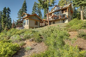 Lake Tahoe Views & Hot Tub: Stunning Luxury Home!
