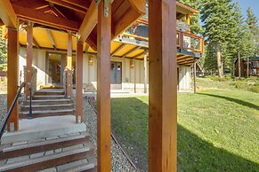 Lake Tahoe Views & Hot Tub: Stunning Luxury Home!