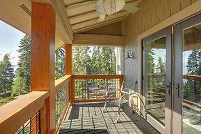 Lake Tahoe Views & Hot Tub: Stunning Luxury Home!