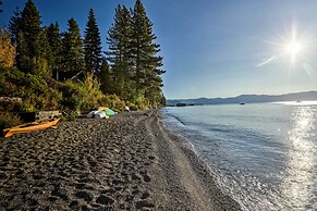 Lake Tahoe Views & Hot Tub: Stunning Luxury Home!