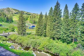 Ski-in/ski-out Solitude Condo w/ Rooftop Hot Tub!
