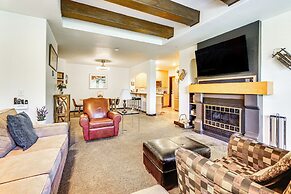 Ski-in/ski-out Solitude Condo w/ Rooftop Hot Tub!