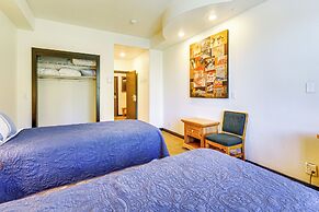 Ski-in/ski-out Solitude Condo w/ Rooftop Hot Tub!