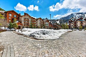 Ski-in/ski-out Solitude Condo w/ Rooftop Hot Tub!