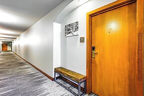 Ski-in/ski-out Solitude Condo w/ Rooftop Hot Tub!
