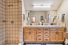 Furnished Deck: Cabin on Northstar Shuttle Route!