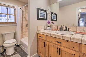 Furnished Deck: Cabin on Northstar Shuttle Route!