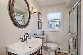 Kayaks, Deck & Pond Access: Rhode Island Retreat!