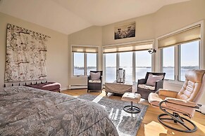 Kayaks, Deck & Pond Access: Rhode Island Retreat!