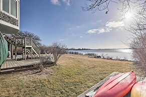 Kayaks, Deck & Pond Access: Rhode Island Retreat!