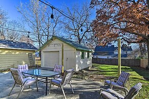 Family-friendly Des Moines Retreat w/ Patio!