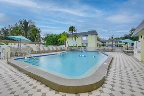 Siesta Key Condo w/ Heated Pool < 1 Mi to Beach