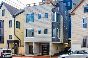 Spacious Portland Home: Walk Downtown!