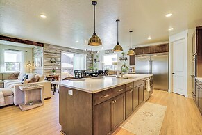 Stunning Home w/ Hot Tub Near Park City Skiing!