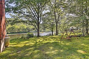 Beach Lake Cabin on Delaware River w/ Sunroom!