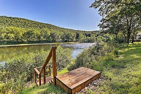 Beach Lake Cabin on Delaware River w/ Sunroom!