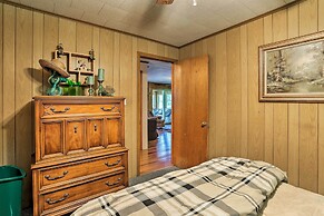 Beach Lake Cabin on Delaware River w/ Sunroom!