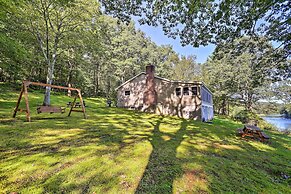 Beach Lake Cabin on Delaware River w/ Sunroom!