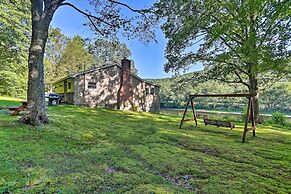 Beach Lake Cabin on Delaware River w/ Sunroom!